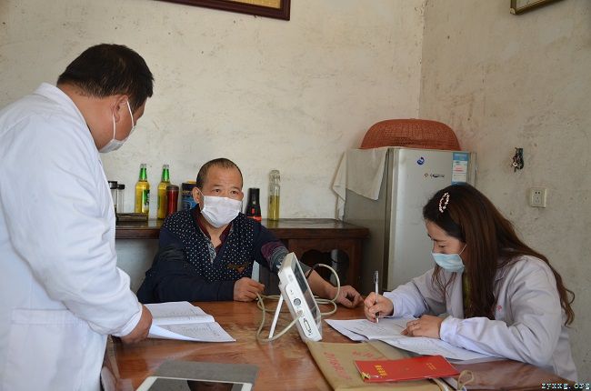 王凤明用心守护江心洲居民身体健康