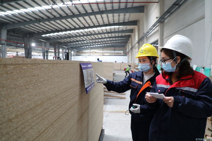 重大项目攻坚年万华秸秆产销两旺向前“犇”