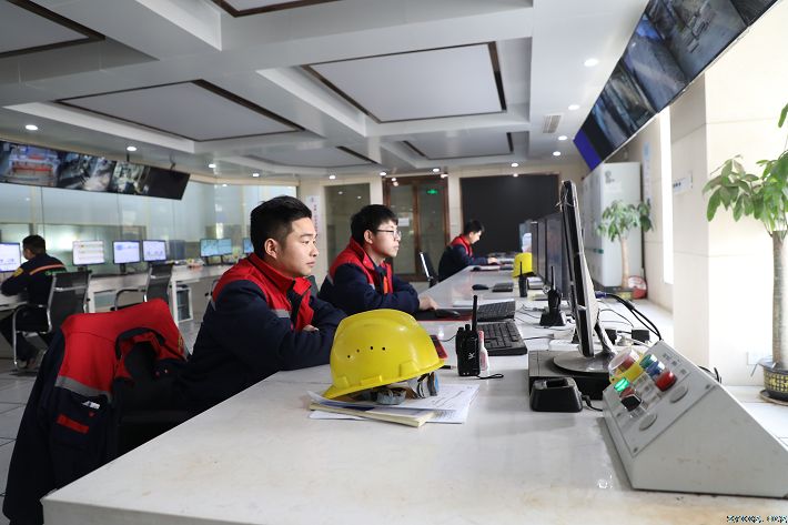 重大项目攻坚年万华秸秆产销两旺向前“犇”