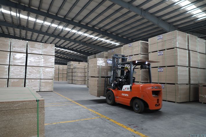 重大项目攻坚年万华秸秆产销两旺向前“犇”