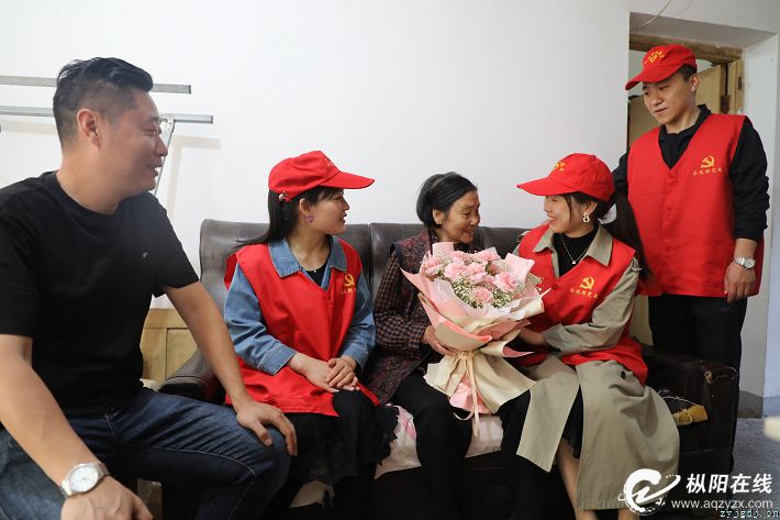 感恩母亲节　鲜花送祝福