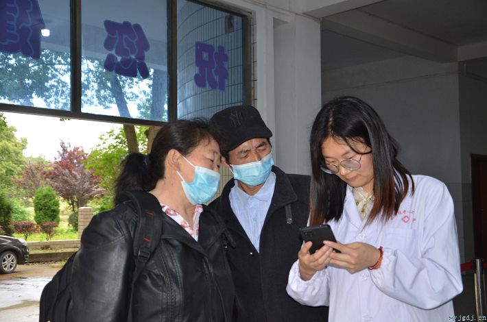 夫妻返乡接种疫苗