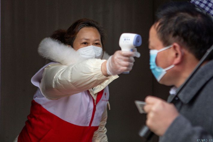 枞阳县新时代文明实践志愿红在“疫”线闪光