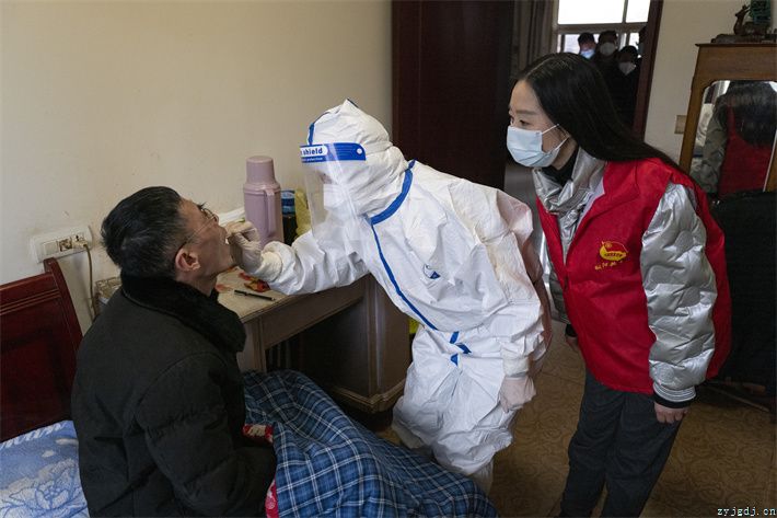 枞阳县新时代文明实践志愿红在“疫”线闪光