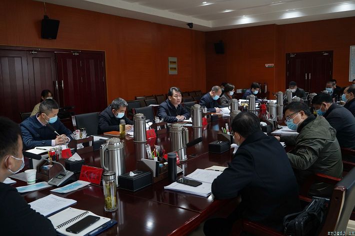 全县建筑业发展推进会召开